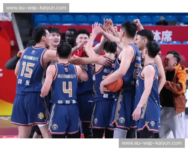 乘风破浪，铸就辉煌：同曦男篮与四川男篮的对决，一场不容错过的篮球盛宴！